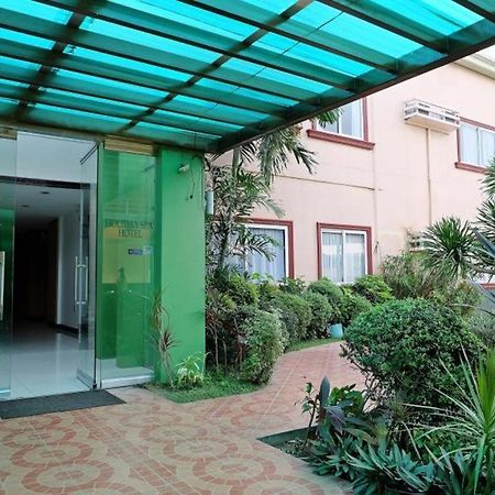 Holiday Spa Hotel Cebu Stadt Exterior foto