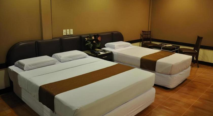 Holiday Spa Hotel Cebu Stadt Exterior foto